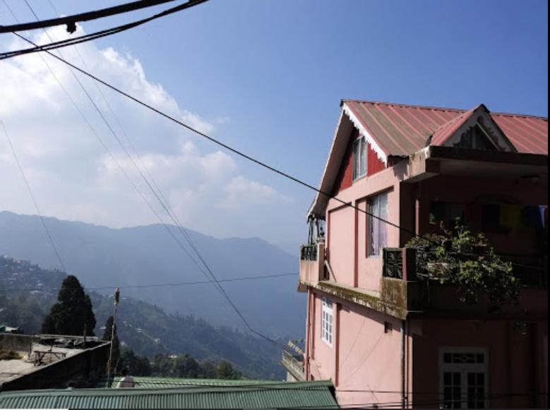 Hotel Kasturi Palace & Restaurant Darjeeling ダージリン エクステリア 写真