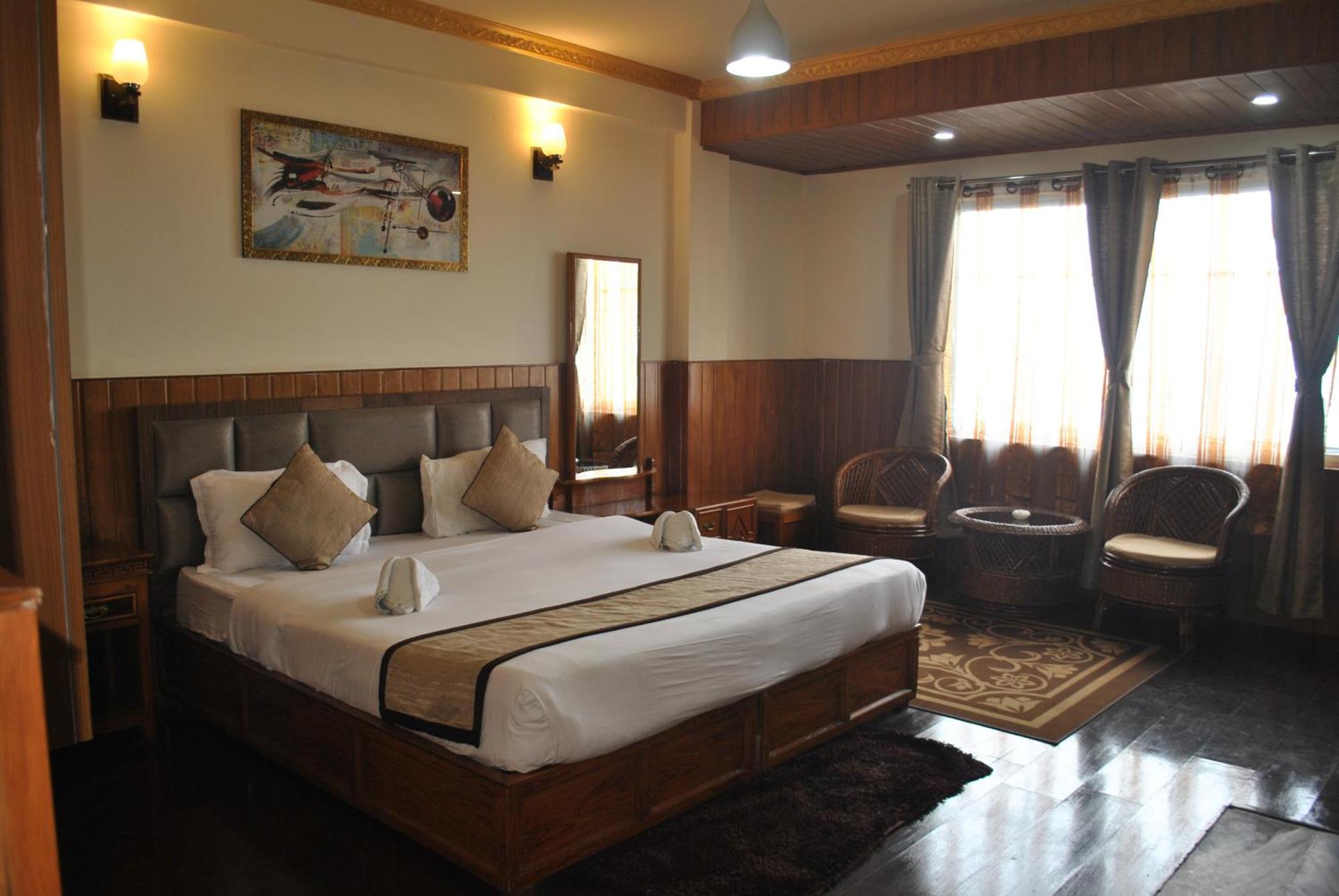 Hotel Kasturi Palace & Restaurant Darjeeling ダージリン エクステリア 写真