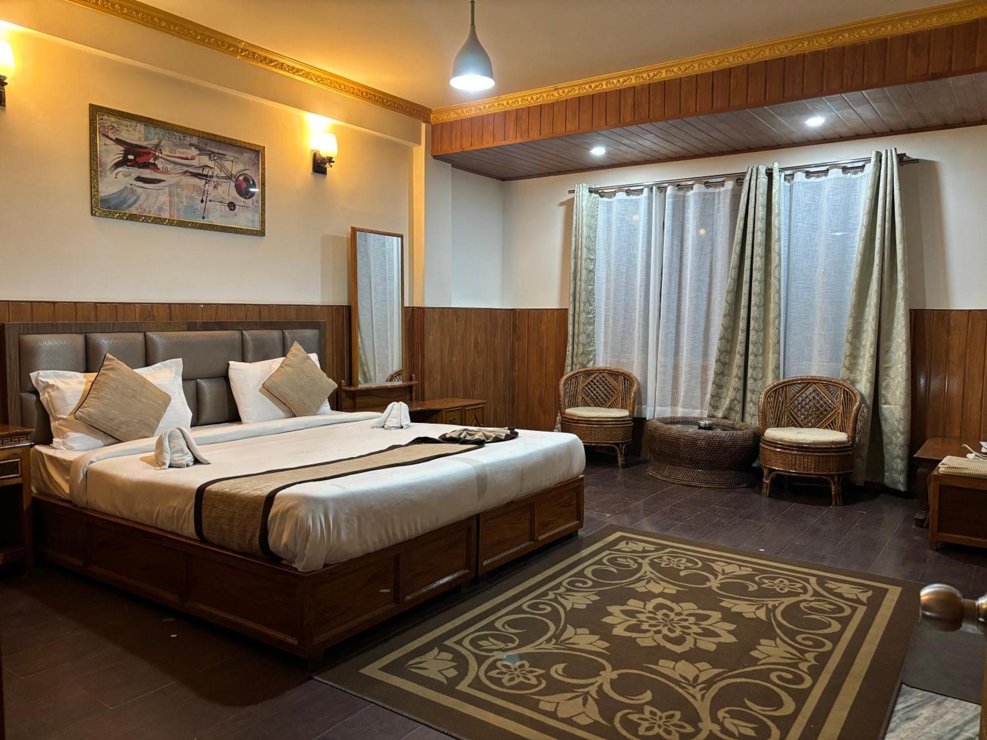 Hotel Kasturi Palace & Restaurant Darjeeling ダージリン エクステリア 写真