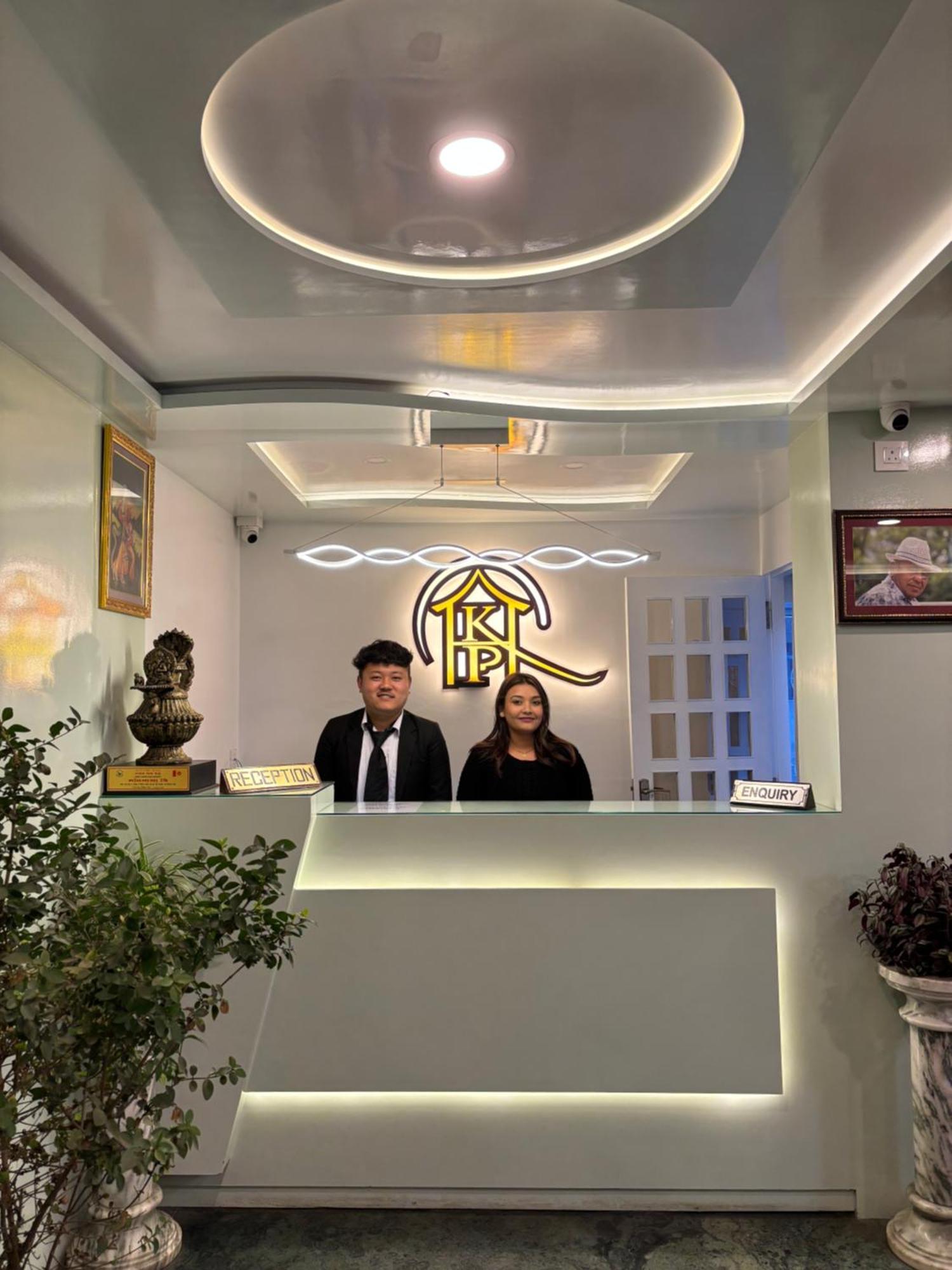 Hotel Kasturi Palace & Restaurant Darjeeling ダージリン エクステリア 写真